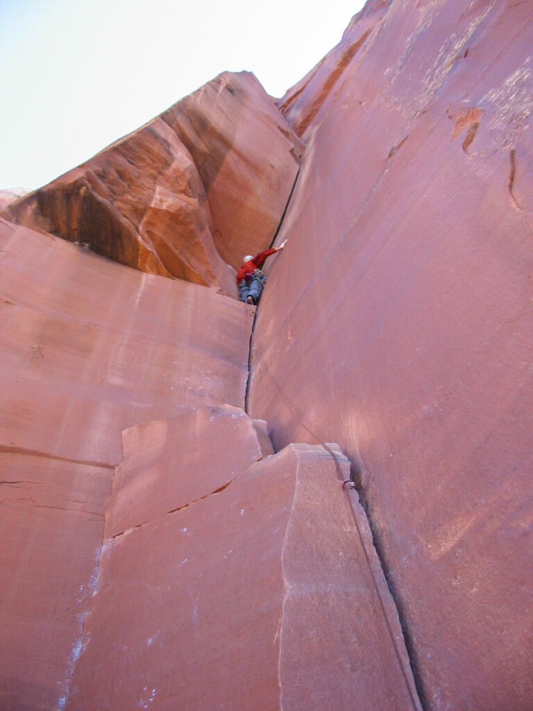 Incredible Hand Crack